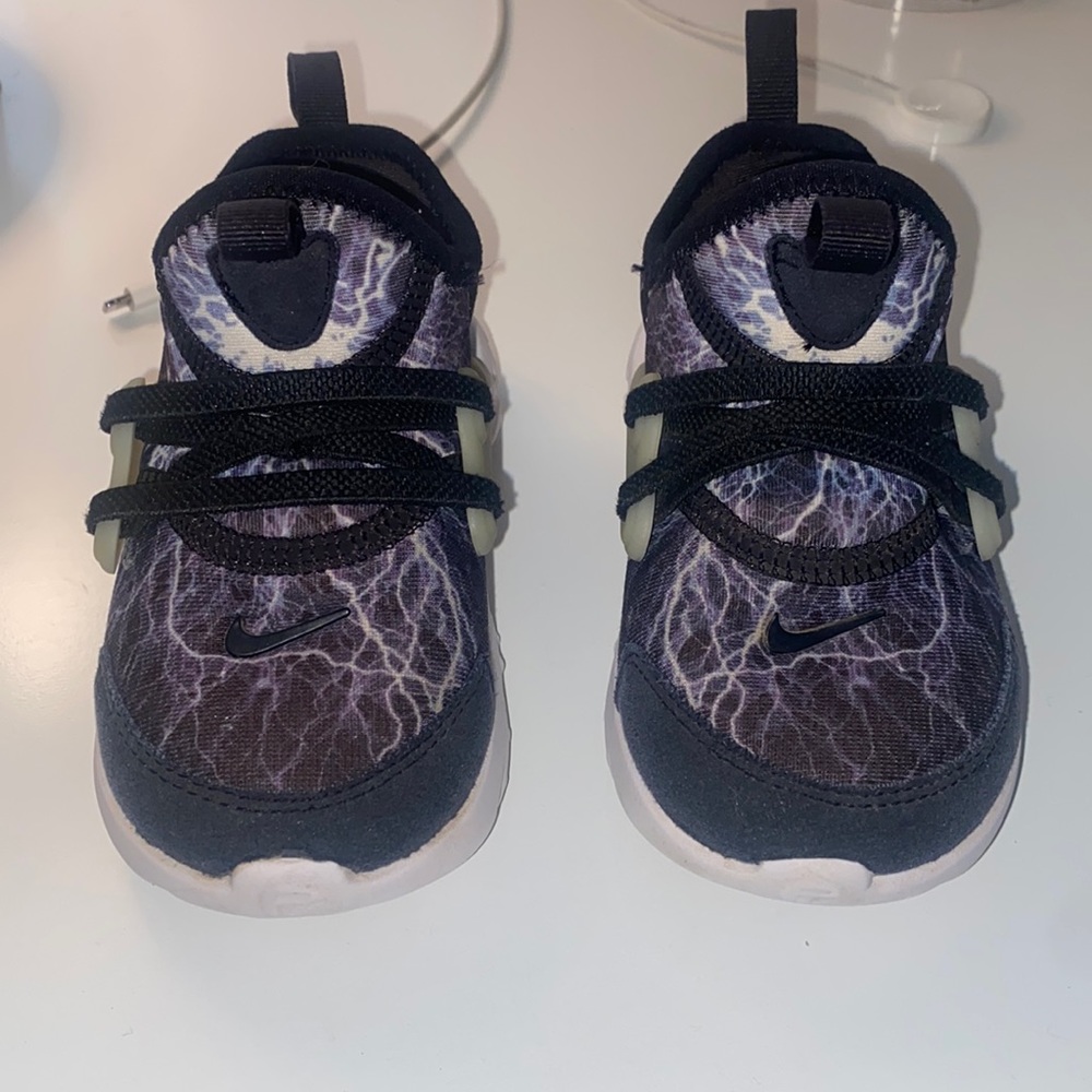 Toddler boy Nike shoes size 7C